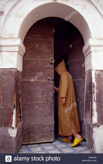 http://thomas-baldischwyler.com/files/gimgs/th-61_house-riad-door-in-the-medina-marrakech-morocco-DDKHP5.jpg